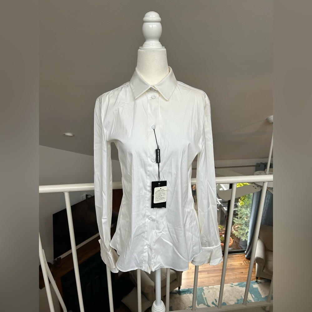 Emporio Armani women’s classic white shirt Size 42 NWT Ruffle Cuffs Classic